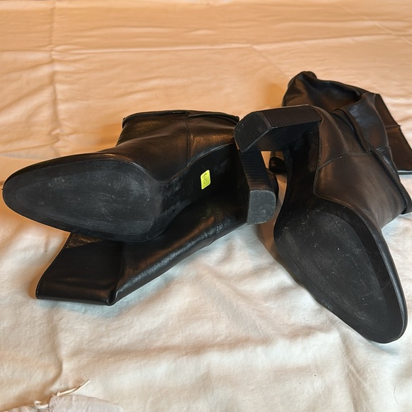 Black tall boots - Picture 6 of 6